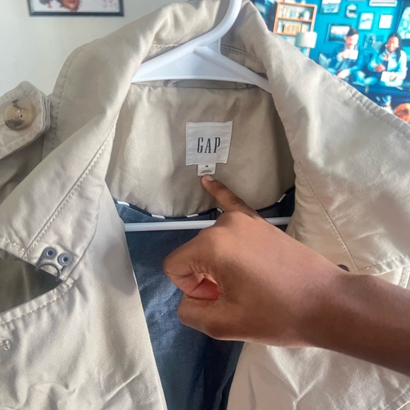 Gap Classic Beige Trench Coat Like New - Picture 7 of 7
